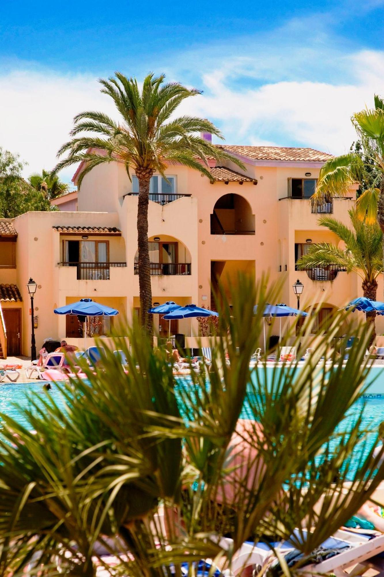 Aparthotel Globales Bouganvilla Sa Coma (Mallorca)